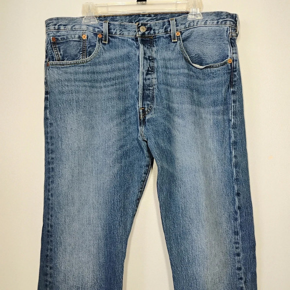 Levi's 501 XX Jeans Mens 38x32 Button Fly Straight Leg Medium Wash Classic - Picture 3 of 16